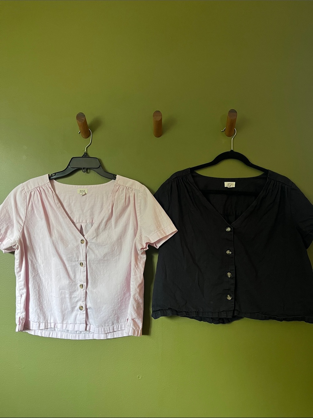 ANA tops Pink and black lot of 2